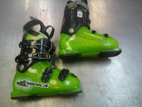 Vist Large View of Product Image Which is Used Nordica PATRON TEAM Boys DH Ski Boot Green 210 MP - J02