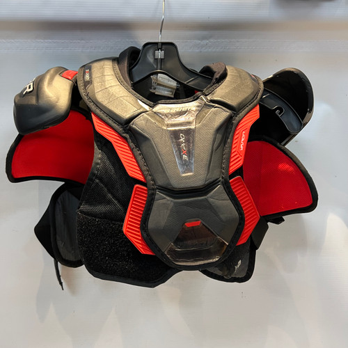 Vist Large View of Product Image Which is Used Bauer VAPOR 3X PRO INT. MEDIUM Intermediate Shoulder Pads MD
