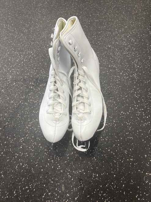 Vist Large View of Product Image Which is Used Chicago FIGURE WomensFigure Skate White Senior 8