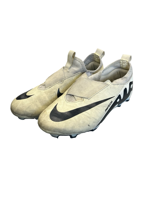 Vist Large View of Product Image Which is Used Nike Soccer Cleats White Junior 04