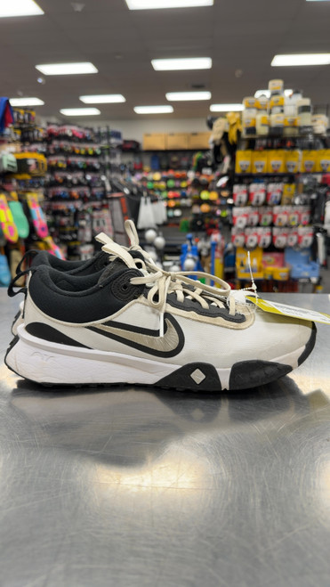 Vist Large View of Product Image Which is Used Nike AIR DIAMOND VARSITY TURF BB/SB Cleats White Senior 8.5