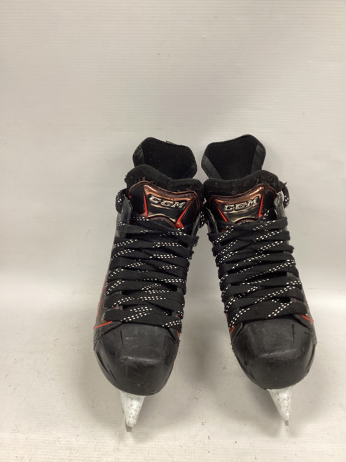 Vist Large View of Product Image Which is Used CCM JETSPEED XTRA PRO Junior Hockey Skate Junior 02