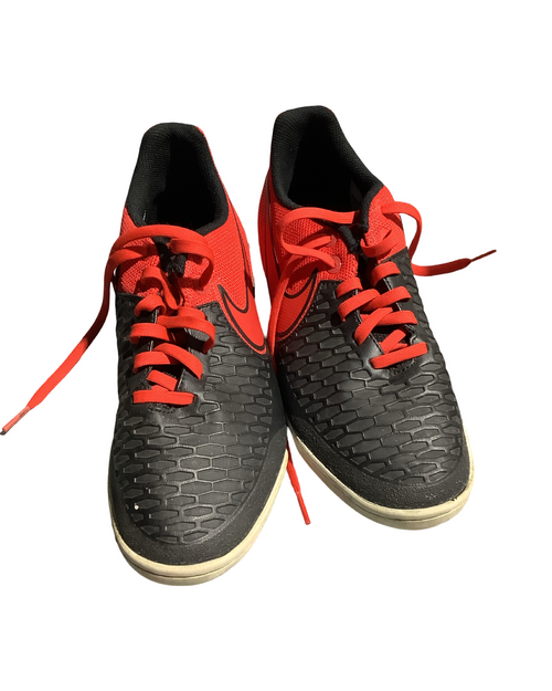 Vist Large View of Product Image Which is Used Nike Soccer Indoor Shoes Red Senior 7.5