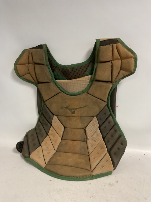 Vist Large View of Product Image Which is Used Mizuno SAMURAI Catchers Chest Protector Black And Green Adult