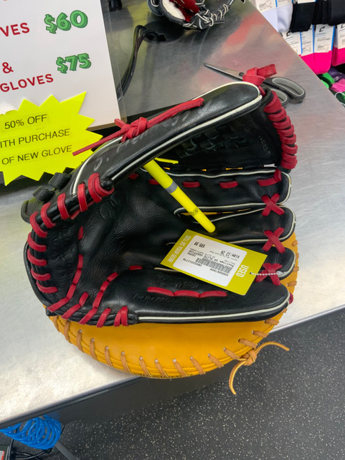 Vist Large View of Product Image Which is Used Rawlings GG ELITE GGEFP130BBW RH Throw Fastpitch Gloves White/Black/Red 13"