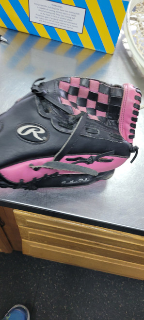 Vist Large View of Product Image Which is Used Rawlings FAST PITCH 12 BB/SB Glove RH Throw Pink 12"