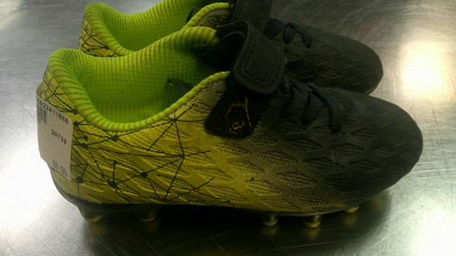 Vist Large View of Product Image Which is Used Soccer Cleats Black Youth 09.0