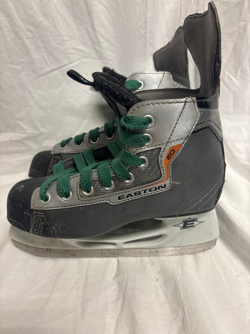 Vist Large View of Product Image Which is Used Easton EQ MAGNUM Intermediate Hockey Skate Intermediate 4.0