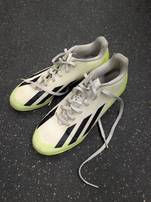 Vist Large View of Product Image Which is Used Adidas Soccer Indoor Shoes Green Senior 6