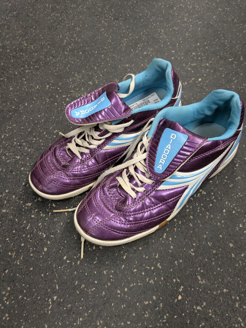 Vist Large View of Product Image Which is Used Diadora Soccer Indoor Shoes None Senior 5
