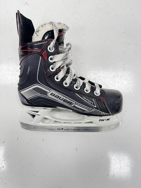 Vist Large View of Product Image Which is Used Bauer VAPOR X500 Youth Hockey Skate Youth 13.5
