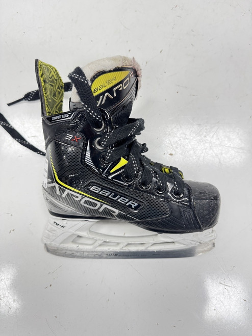 Vist Large View of Product Image Which is Used Bauer VAPOR 3X Youth Hockey Skate Youth 11.0