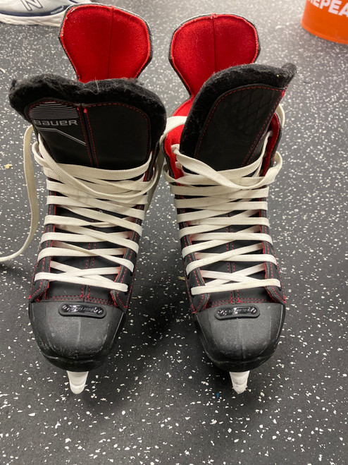 Vist Large View of Product Image Which is Used Bauer N5 Senior Hockey Skate Senior 5