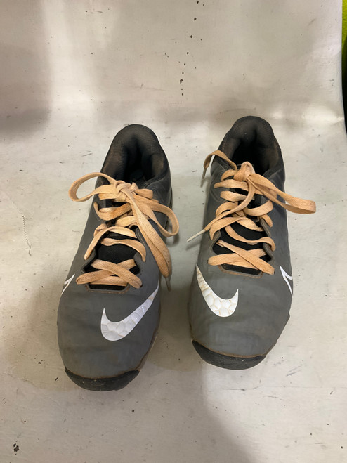 Vist Large View of Product Image Which is Used Nike 6.5 SB CLEATS BB/SB Cleats Grey Senior 6.5