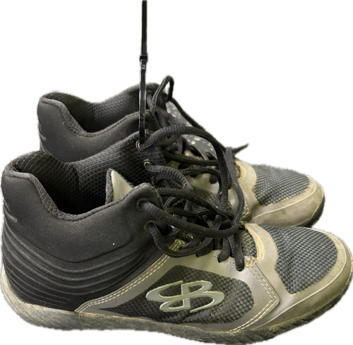 Vist Large View of Product Image Which is Used Bombah CLEAT BB/SB Cleats Black Junior 05.5