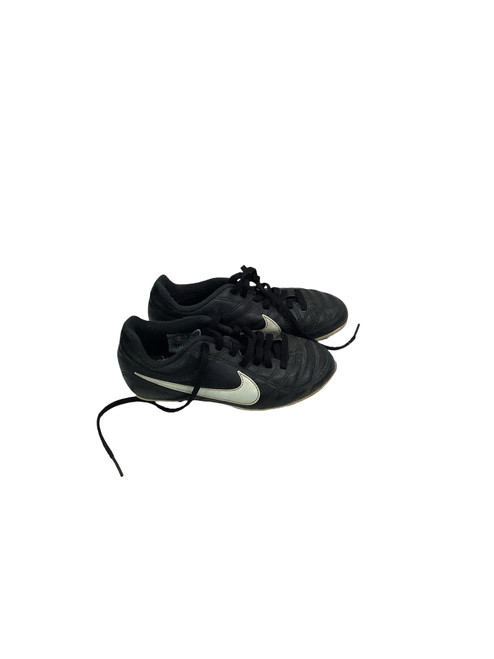 Vist Large View of Product Image Which is Used Nike BLK/WHT SOCCER CLEATS Soccer Cleats Black And White Youth 11.0