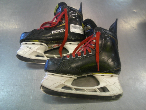 Vist Large View of Product Image Which is Used CCM JETSPEED 250 Youth Hockey Skate Youth 13.0