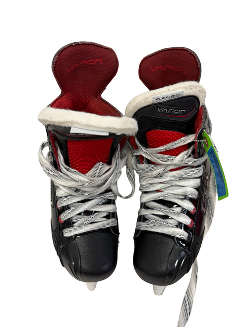 Vist Large View of Product Image Which is Used Bauer VAPOR X800 Junior Hockey Skate Size 05 D