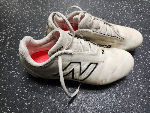 Vist Large View of Product Image Which is Used New Balance LAX Cleats Womens White Senior 6