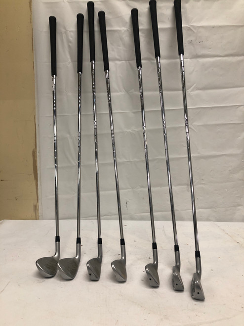 Vist Large View of Product Image Which is Used Cleveland LAUNCHER UHX Mens Iron Set RH 4I-PW