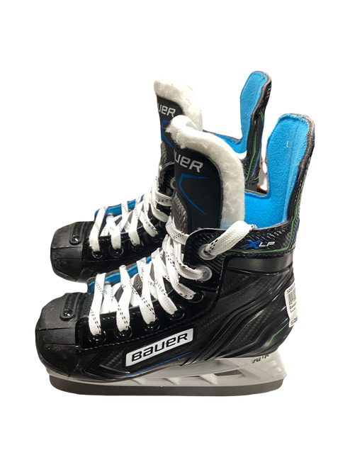 Vist Large View of Product Image Which is Used Bauer TUUK Youth Hockey Skate Youth 10.0