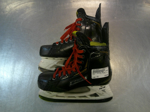 Vist Large View of Product Image Which is Used Bauer SUPREME MATRIX Junior Hockey Skate Junior 03