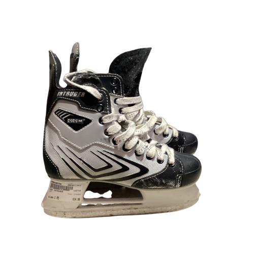Vist Large View of Product Image Which is Used CCM INTRUDER Junior Hockey Skate Junior 05