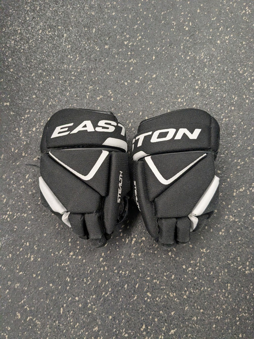 Vist Large View of Product Image Which is Used Easton STEALTH Youth Gloves Black 8"