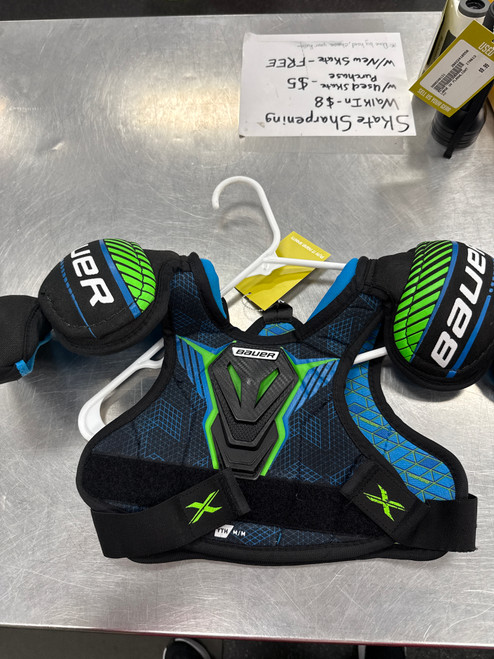 Vist Large View of Product Image Which is Used Bauer X Youth Shoulder Pads MD
