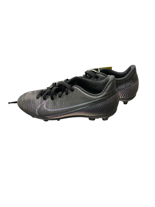 Vist Large View of Product Image Which is Used Nike Soccer Cleats Black And Purple Junior 02