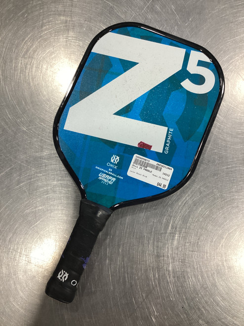 Vist Large View of Product Image Which is Used Onix Z5 PADDLE Pickleball Racquet Royal Blue