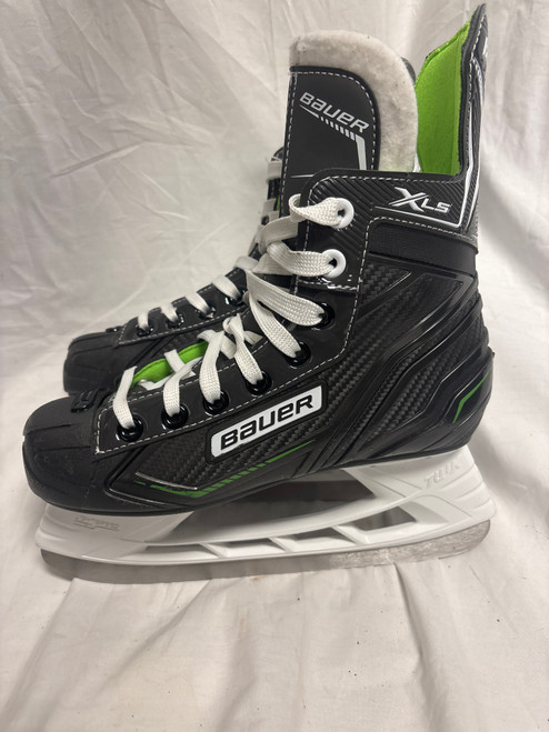 Vist Large View of Product Image Which is Used Bauer XLS Junior Hockey Skate Junior 03