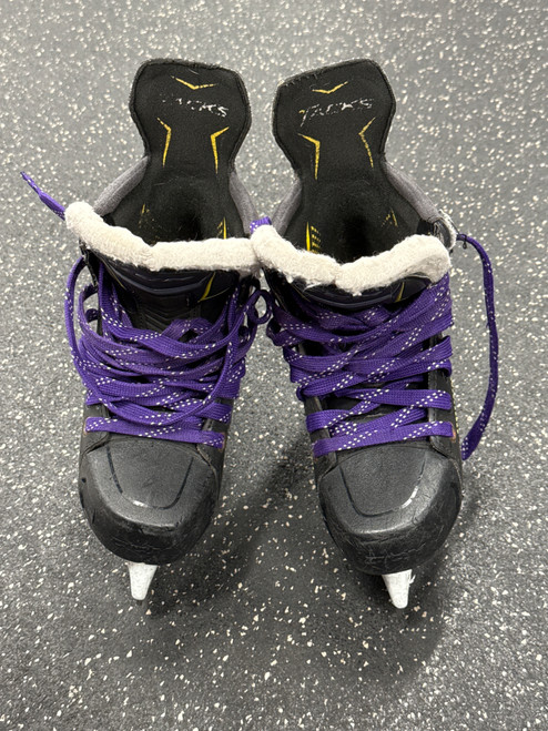 Vist Large View of Product Image Which is Used CCM TACKS VECTOR Junior Hockey Skate Junior 02