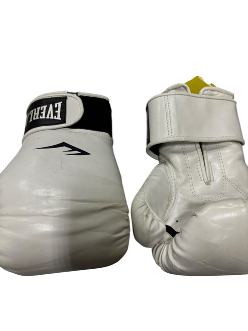 Vist Large View of Product Image Which is Used Everlast Boxing Gloves White LG