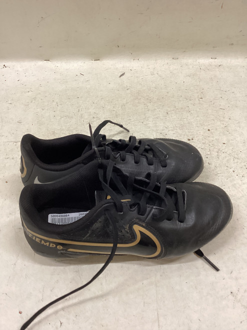 Vist Large View of Product Image Which is Used Nike TIEMPO Soccer Cleats Black Junior 02