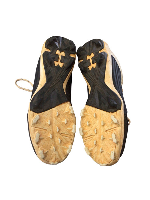 Vist Large View of Product Image Which is Used Under Armour LEADOFF BB CLEATS BB/SB Cleats White Junior 05