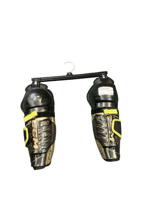 Vist Large View of Product Image Which is Used CCM TACKS AS-V PRO Youth Shin Guards Black 9"