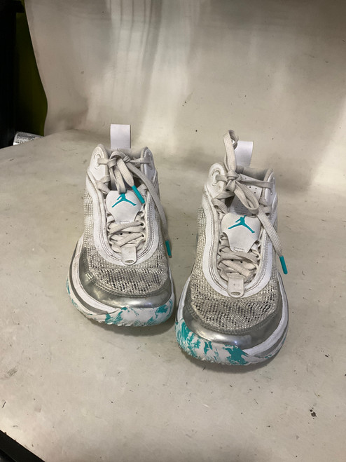 Vist Large View of Product Image Which is Used Jordan Basketball Shoes Y White Senior 6.5