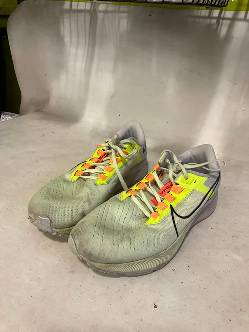 Vist Large View of Product Image Which is Used Nike Running/X-Train Shoes M