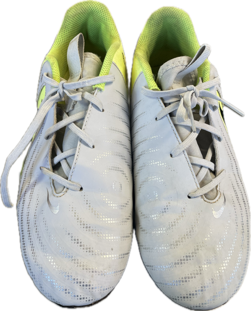 Vist Large View of Product Image Which is Used Nike Soccer Cleats Grey Junior 06