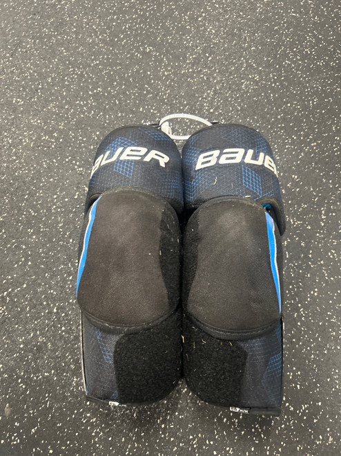 Vist Large View of Product Image Which is Used Bauer X Senior Elbow Pads MD