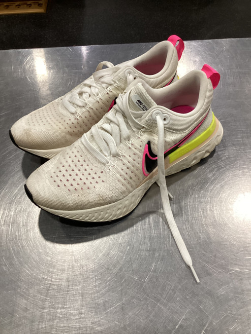 Vist Large View of Product Image Which is Used Nike Running/X-Train Shoes M