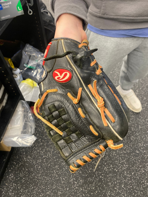 Vist Large View of Product Image Which is Used Rawlings H110B BB/SB Glove LH Throw Black 11"