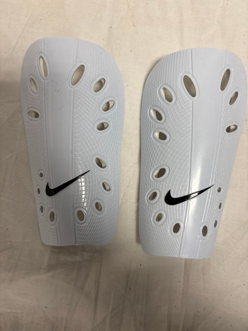 Vist Large View of Product Image Which is Used Nike Soccer Shin Guards Junior White SM