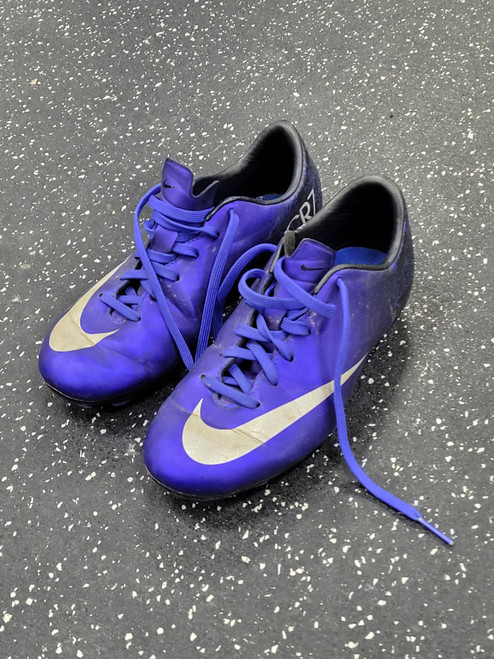 Vist Large View of Product Image Which is Used Nike CR7 Soccer Cleats Navy Blue Junior 01.5
