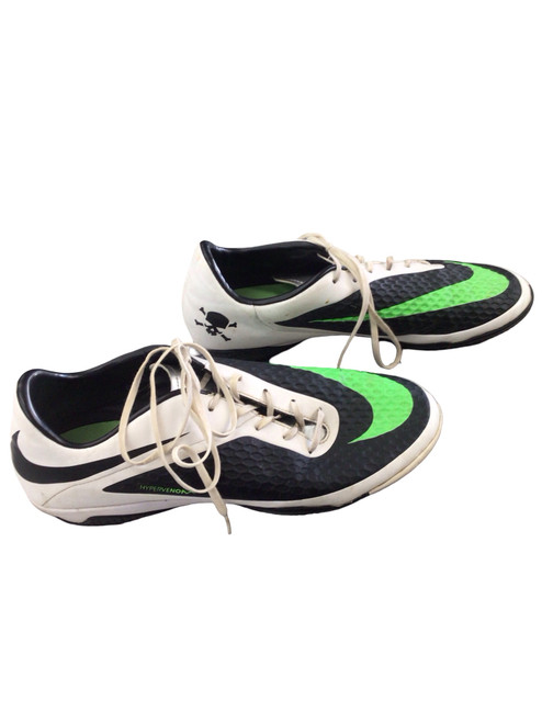 Vist Large View of Product Image Which is Used Nike Soccer Indoor Shoes White And Black Senior 10.5