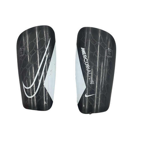 Vist Large View of Product Image Which is Used Nike Soccer Shin Guards Junior Black MD