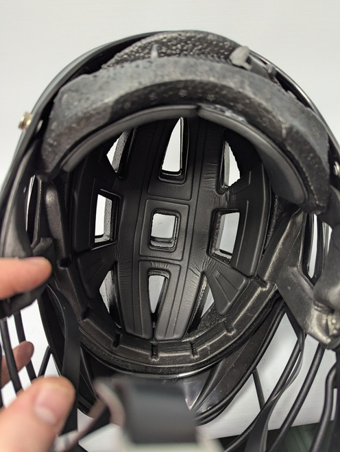 Vist Large View of Product Image Which is Used Cascade CPV-R HELMET Lacrosse Helmet Black MD