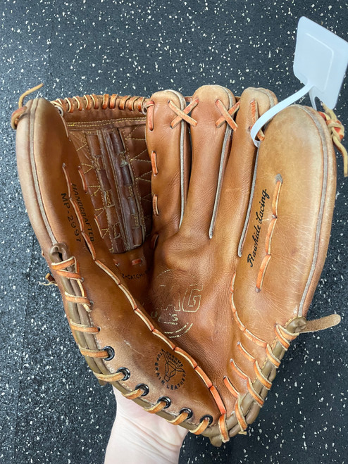 Vist Large View of Product Image Which is Used MAG MP-2997 BB/SB Glove RH Throw Brown 12"