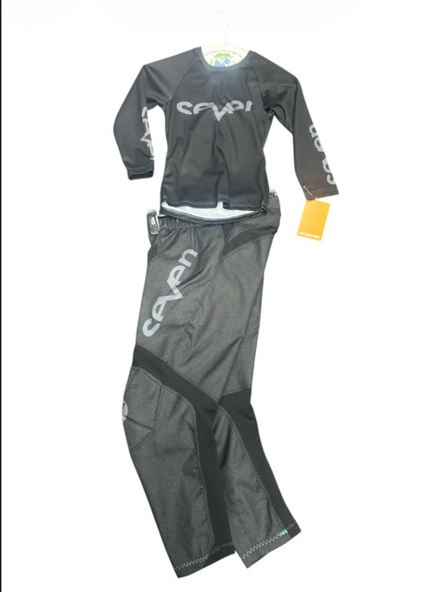 Vist Large View of Product Image Which is Used SAVEN Youth Bottom Black XXS